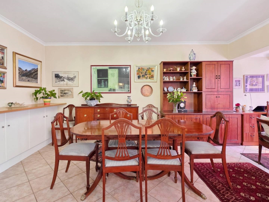 2 Bedroom Property for Sale in Sea Point Western Cape
